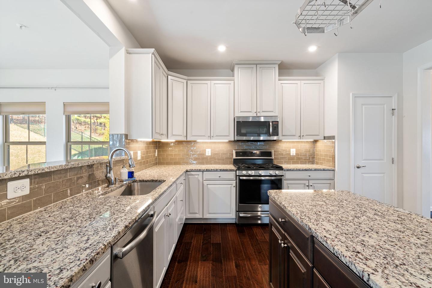 2044 SCARLET PINE RD, DUMFRIES, Virginia 22026, 4 Bedrooms Bedrooms, 18 Rooms Rooms,3 BathroomsBathrooms,Residential,For sale,2044 SCARLET PINE RD,VAPW2111076 MLS # VAPW2111076