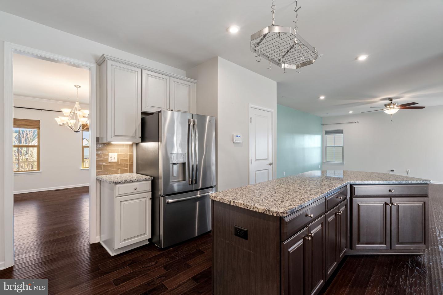 2044 SCARLET PINE RD, DUMFRIES, Virginia 22026, 4 Bedrooms Bedrooms, 18 Rooms Rooms,3 BathroomsBathrooms,Residential,For sale,2044 SCARLET PINE RD,VAPW2111076 MLS # VAPW2111076