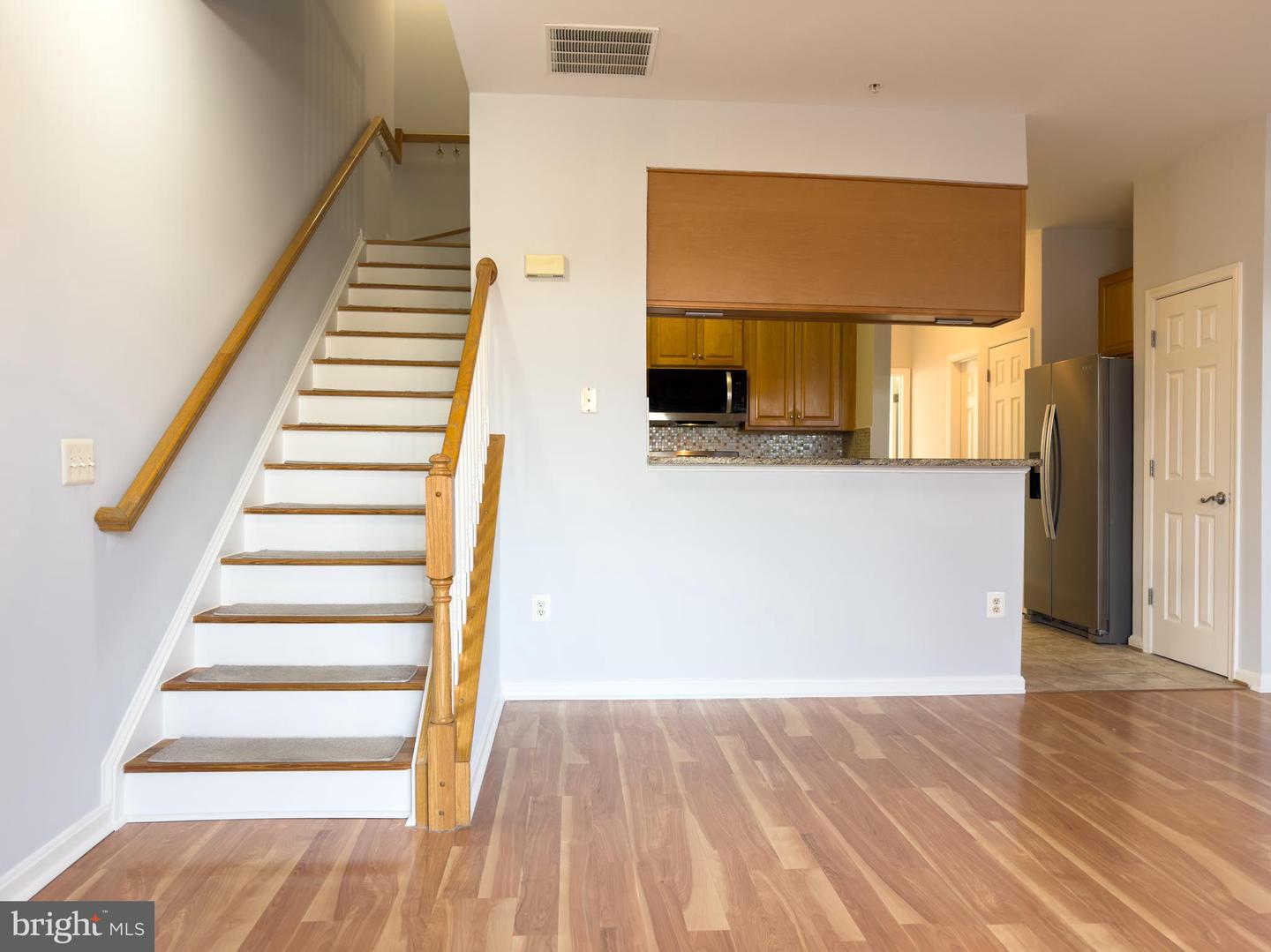 1832 CEDAR COVE WAY #2-4B, WOODBRIDGE, Virginia 22191, 3 Bedrooms Bedrooms, ,2 BathroomsBathrooms,Residential,For sale,1832 CEDAR COVE WAY #2-4B,VAPW2111078 MLS # VAPW2111078