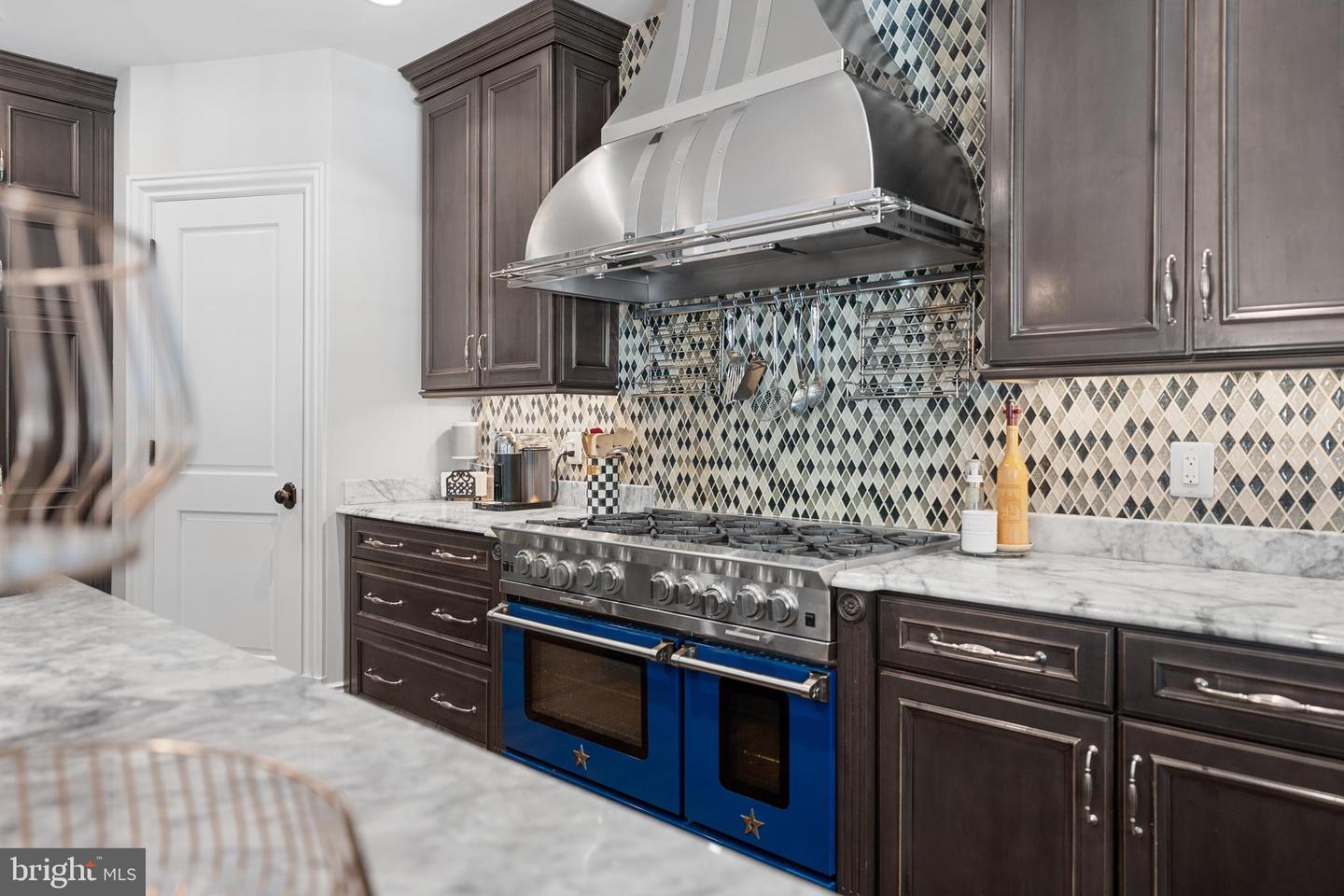 6020 COPELY LN, MCLEAN, Virginia 22101, 6 Bedrooms Bedrooms, ,6 BathroomsBathrooms,Residential,For sale,6020 COPELY LN,VAFX2287254 MLS # VAFX2287254