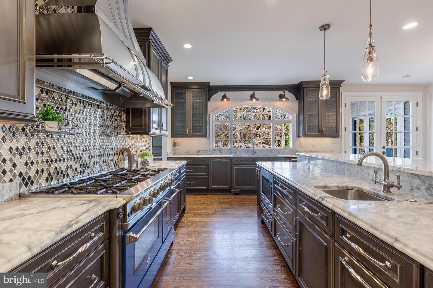 6020 COPELY LN, MCLEAN, Virginia 22101, 6 Bedrooms Bedrooms, ,6 BathroomsBathrooms,Residential,For sale,6020 COPELY LN,VAFX2287254 MLS # VAFX2287254