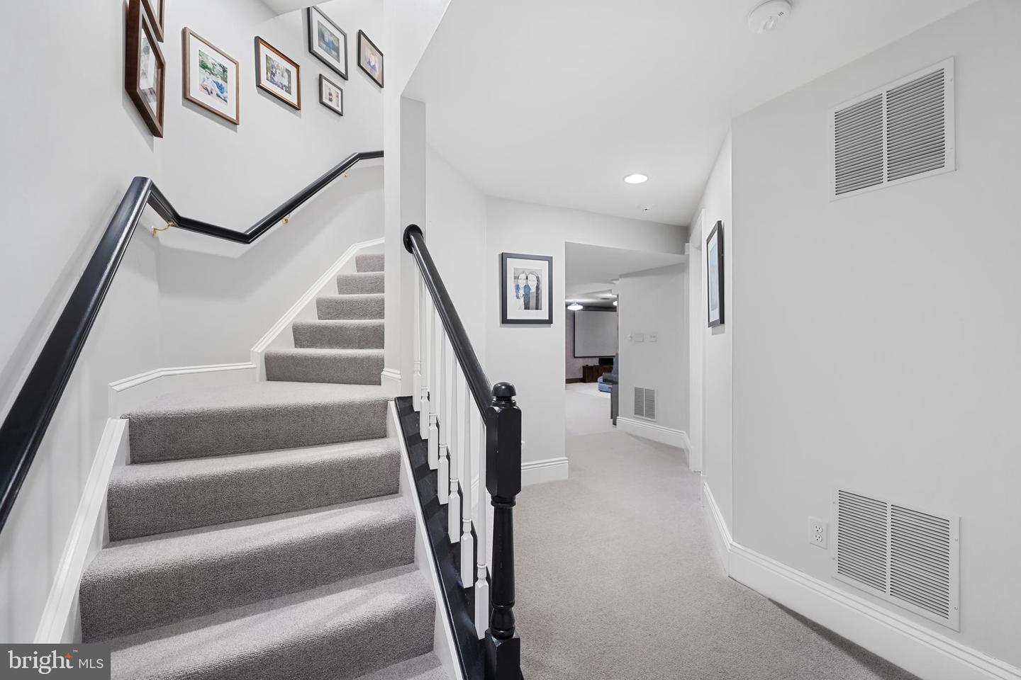 6020 COPELY LN, MCLEAN, Virginia 22101, 6 Bedrooms Bedrooms, ,6 BathroomsBathrooms,Residential,For sale,6020 COPELY LN,VAFX2287254 MLS # VAFX2287254