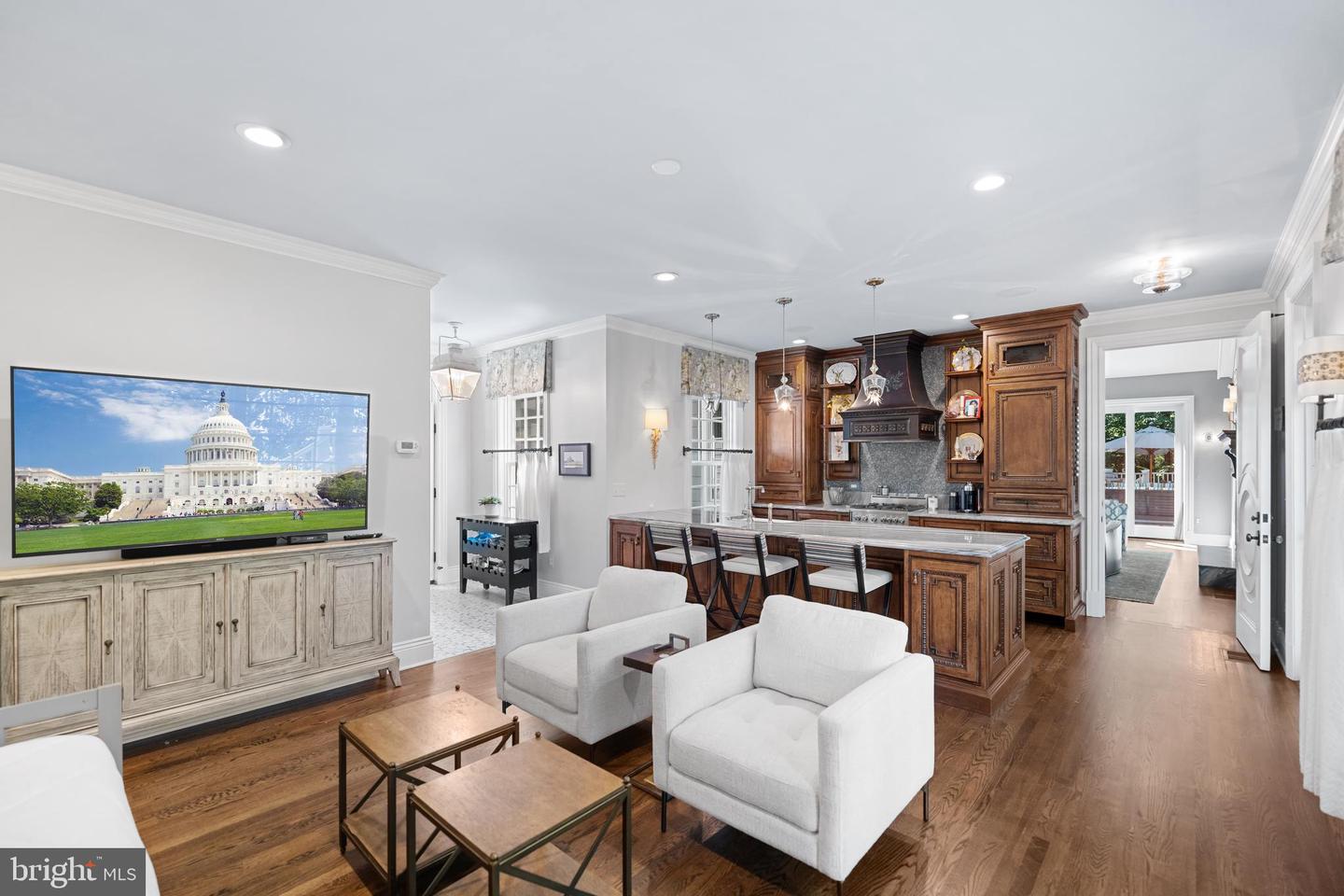 6020 COPELY LN, MCLEAN, Virginia 22101, 6 Bedrooms Bedrooms, ,6 BathroomsBathrooms,Residential,For sale,6020 COPELY LN,VAFX2287254 MLS # VAFX2287254