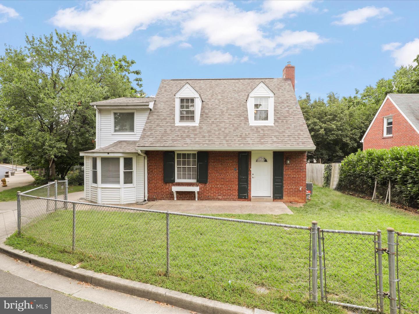 2400 ARLINGTON BLVD, ARLINGTON, Virginia 22204, 5 Bedrooms Bedrooms, 11 Rooms Rooms,2 BathroomsBathrooms,Residential,For sale,2400 ARLINGTON BLVD,VAAR2068060 MLS # VAAR2068060