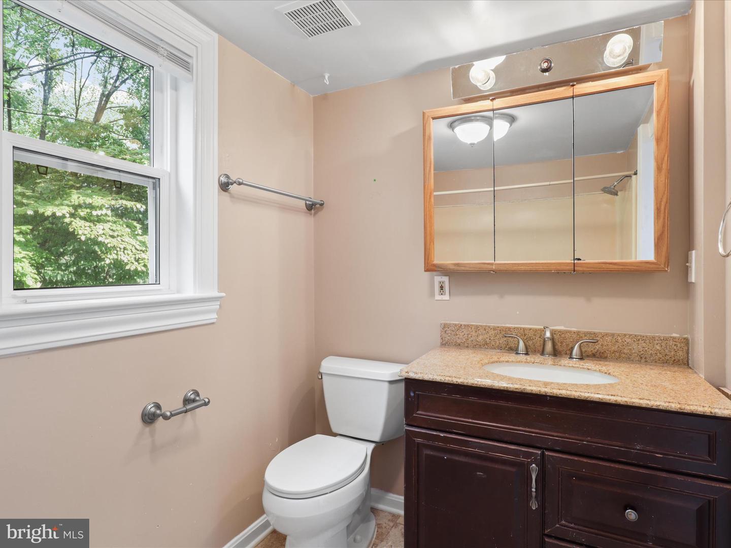 2400 ARLINGTON BLVD, ARLINGTON, Virginia 22204, 5 Bedrooms Bedrooms, 11 Rooms Rooms,2 BathroomsBathrooms,Residential,For sale,2400 ARLINGTON BLVD,VAAR2068060 MLS # VAAR2068060