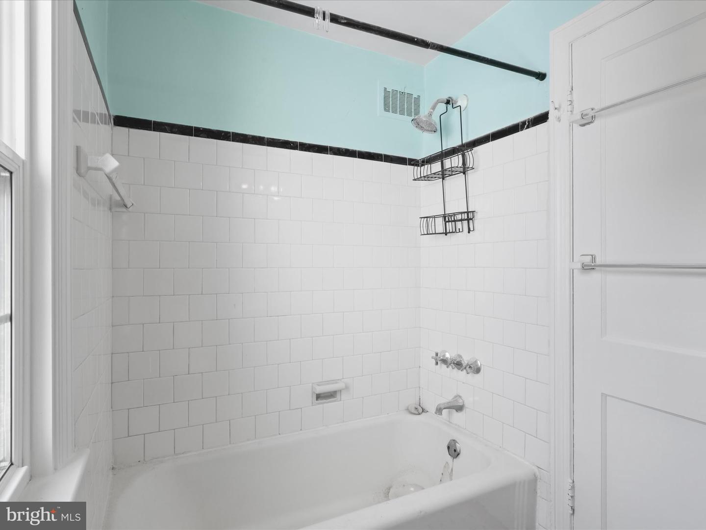 2400 ARLINGTON BLVD, ARLINGTON, Virginia 22204, 5 Bedrooms Bedrooms, 11 Rooms Rooms,2 BathroomsBathrooms,Residential,For sale,2400 ARLINGTON BLVD,VAAR2068060 MLS # VAAR2068060