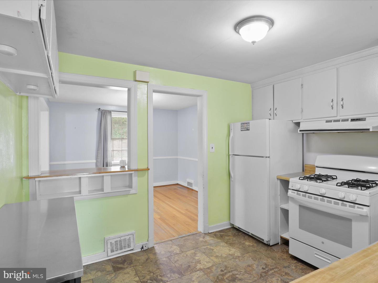 2400 ARLINGTON BLVD, ARLINGTON, Virginia 22204, 5 Bedrooms Bedrooms, 11 Rooms Rooms,2 BathroomsBathrooms,Residential,For sale,2400 ARLINGTON BLVD,VAAR2068060 MLS # VAAR2068060