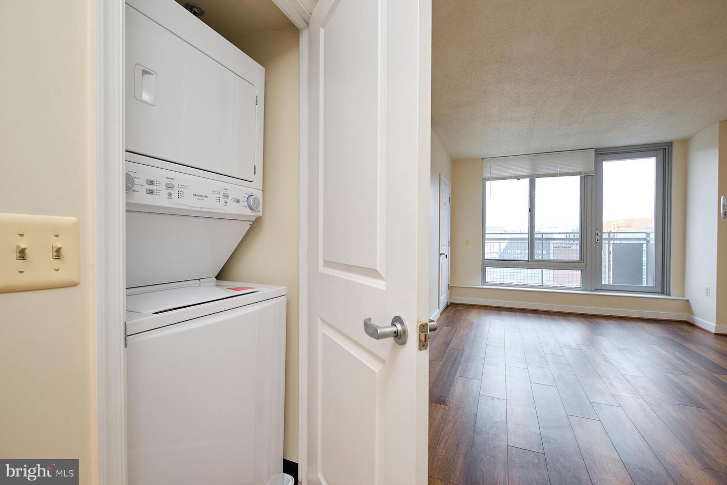 555 MASSACHUSETTS AVE NW #1306, WASHINGTON, District Of Columbia 20001, 1 Bedroom Bedrooms, ,1 BathroomBathrooms,Residential,For sale,555 MASSACHUSETTS AVE NW #1306,DCDC2242976 MLS # DCDC2242976 555 MASSACHUSETTS AVE NW #1306, WASHINGTON, District Of Columbia 20001, 1 Bedroom Bedrooms, ,1 BathroomBathrooms,Residential,For sale,555 MASSACHUSETTS AVE NW #1306,DCDC2242976 MLS # DCDC2242976