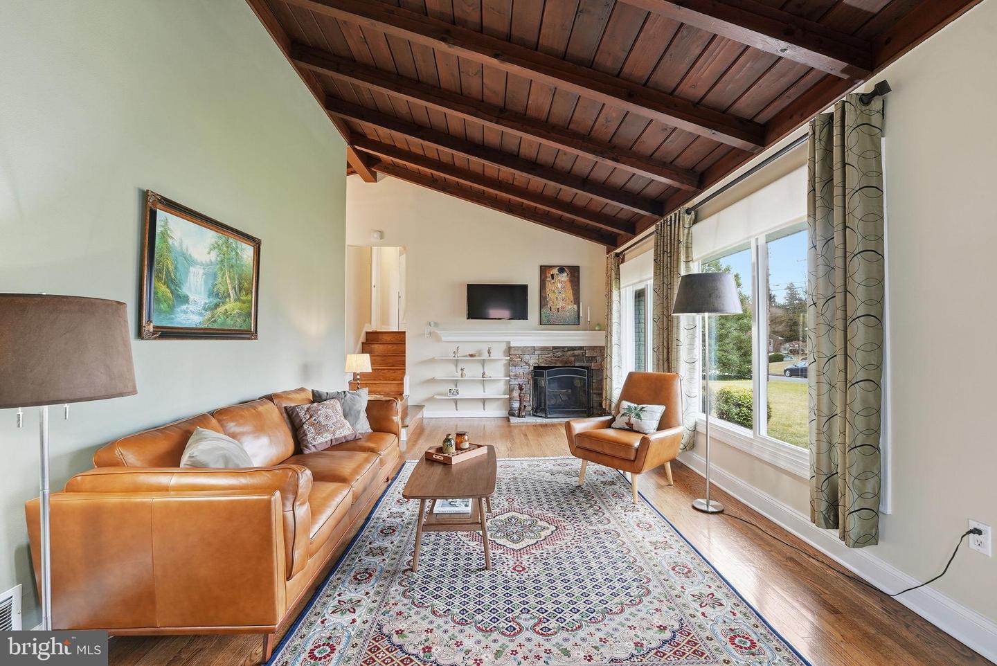 6803 DERRELL CT, ALEXANDRIA, Virginia 22307, 3 Bedrooms Bedrooms, 13 Rooms Rooms,2 BathroomsBathrooms,Residential,For sale,6803 DERRELL CT,VAFX2282060 MLS # VAFX2282060