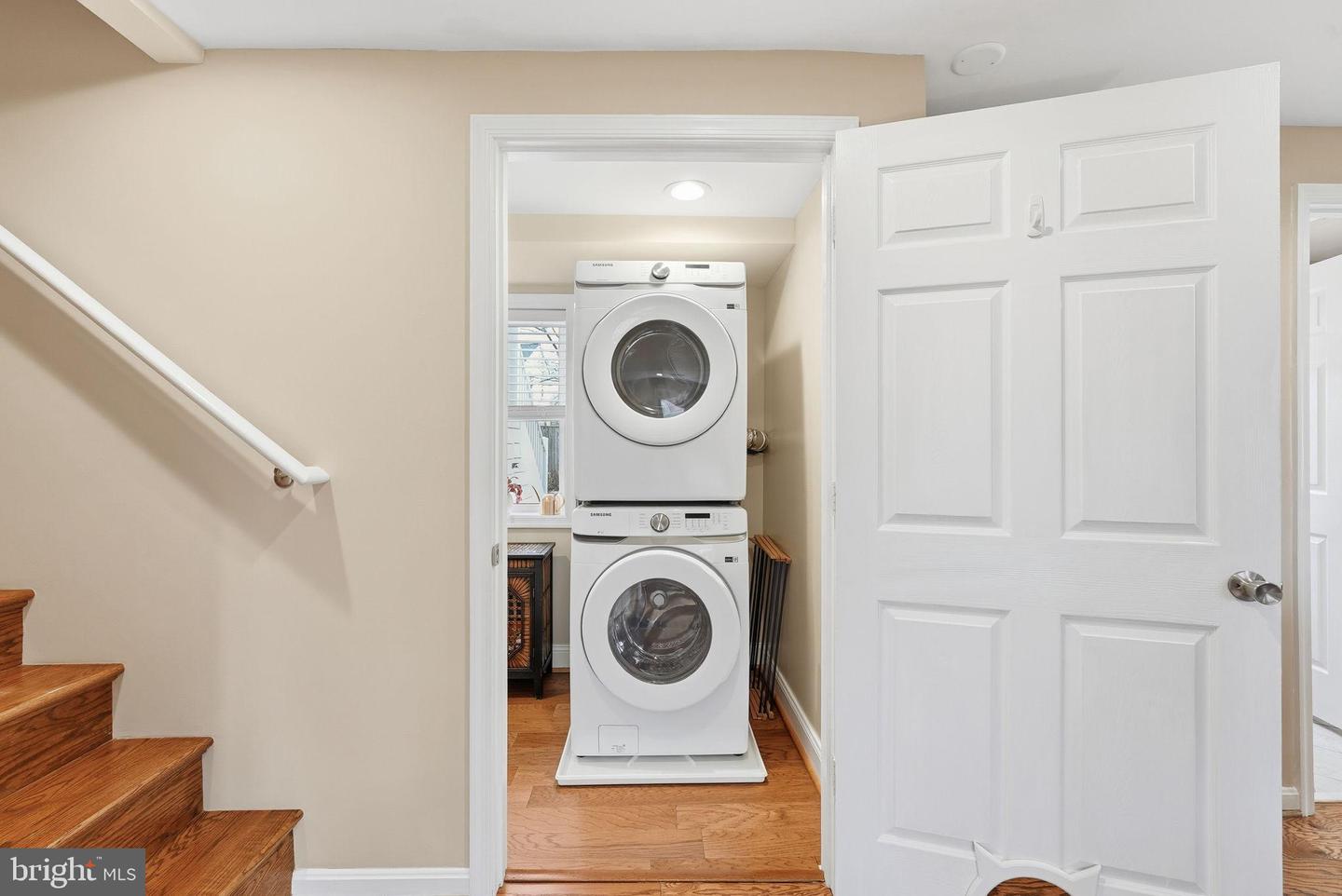 6803 DERRELL CT, ALEXANDRIA, Virginia 22307, 3 Bedrooms Bedrooms, 13 Rooms Rooms,2 BathroomsBathrooms,Residential,For sale,6803 DERRELL CT,VAFX2282060 MLS # VAFX2282060