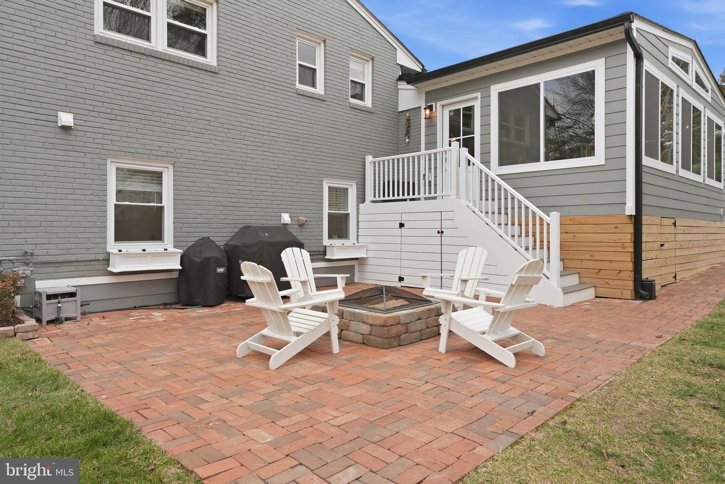 6803 DERRELL CT, ALEXANDRIA, Virginia 22307, 3 Bedrooms Bedrooms, 13 Rooms Rooms,2 BathroomsBathrooms,Residential,For sale,6803 DERRELL CT,VAFX2282060 MLS # VAFX2282060