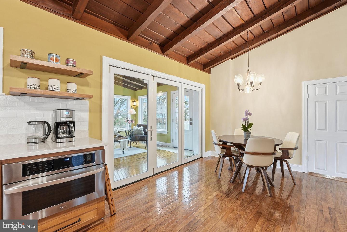 6803 DERRELL CT, ALEXANDRIA, Virginia 22307, 3 Bedrooms Bedrooms, 13 Rooms Rooms,2 BathroomsBathrooms,Residential,For sale,6803 DERRELL CT,VAFX2282060 MLS # VAFX2282060