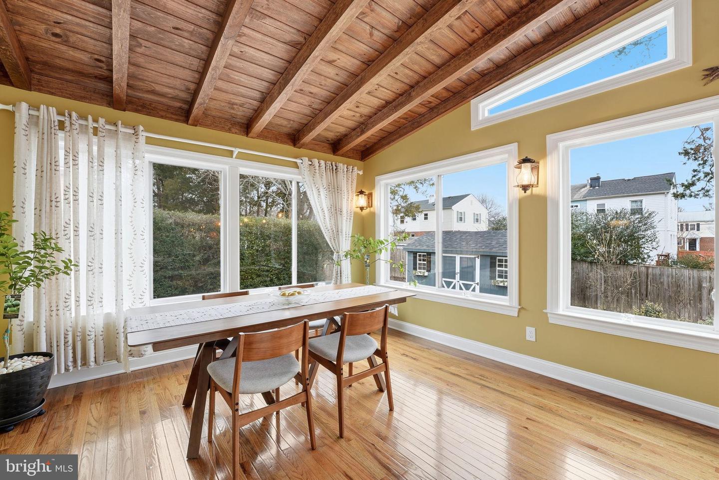 6803 DERRELL CT, ALEXANDRIA, Virginia 22307, 3 Bedrooms Bedrooms, 13 Rooms Rooms,2 BathroomsBathrooms,Residential,For sale,6803 DERRELL CT,VAFX2282060 MLS # VAFX2282060