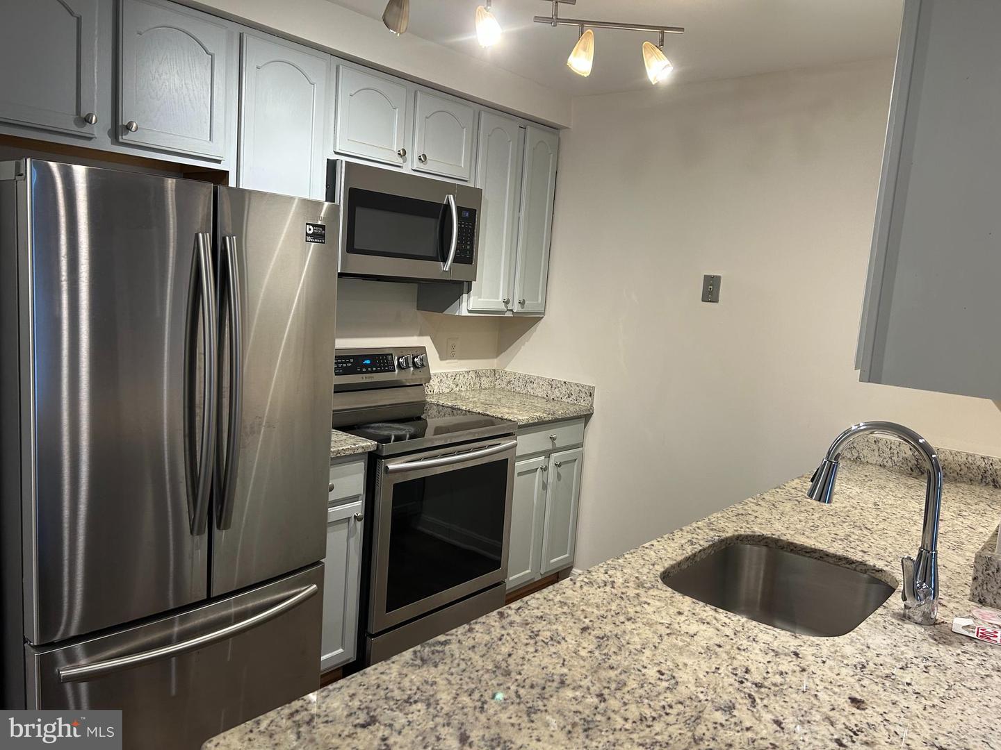 13513 ORCHARD DR #3513, CLIFTON, Virginia 20124, 2 Bedrooms Bedrooms, ,1 BathroomBathrooms,Residential,For sale,13513 ORCHARD DR #3513,VAFX2282424 MLS # VAFX2282424