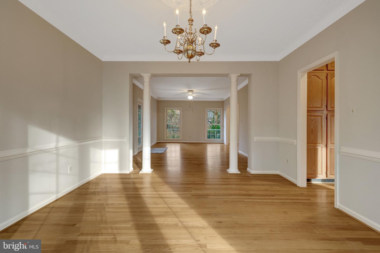 11273-A WAPLES MILL RD, OAKTON, Virginia 22124, 4 Bedrooms Bedrooms, ,2 BathroomsBathrooms,Residential,For sale,11273-A WAPLES MILL RD,VAFX2282444 MLS # VAFX2282444