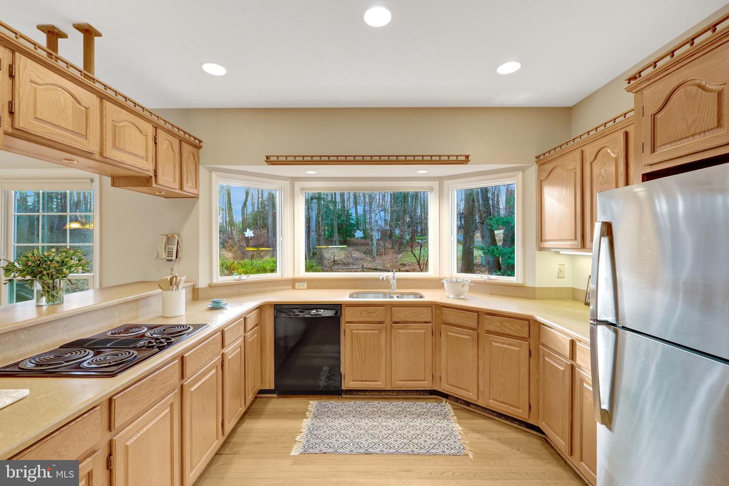 11273-A WAPLES MILL RD, OAKTON, Virginia 22124, 4 Bedrooms Bedrooms, ,2 BathroomsBathrooms,Residential,For sale,11273-A WAPLES MILL RD,VAFX2282444 MLS # VAFX2282444