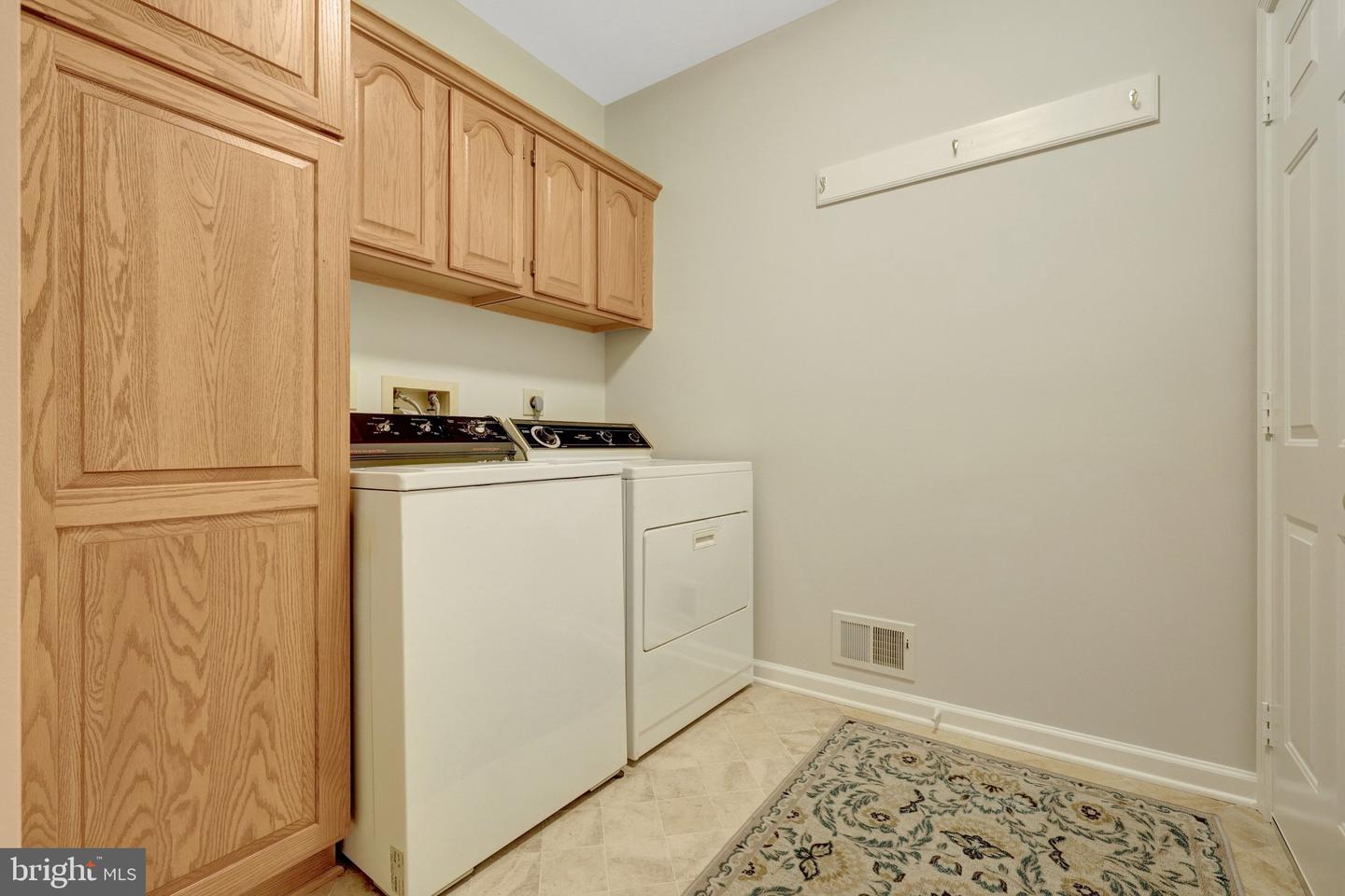 11273-A WAPLES MILL RD, OAKTON, Virginia 22124, 4 Bedrooms Bedrooms, ,2 BathroomsBathrooms,Residential,For sale,11273-A WAPLES MILL RD,VAFX2282444 MLS # VAFX2282444