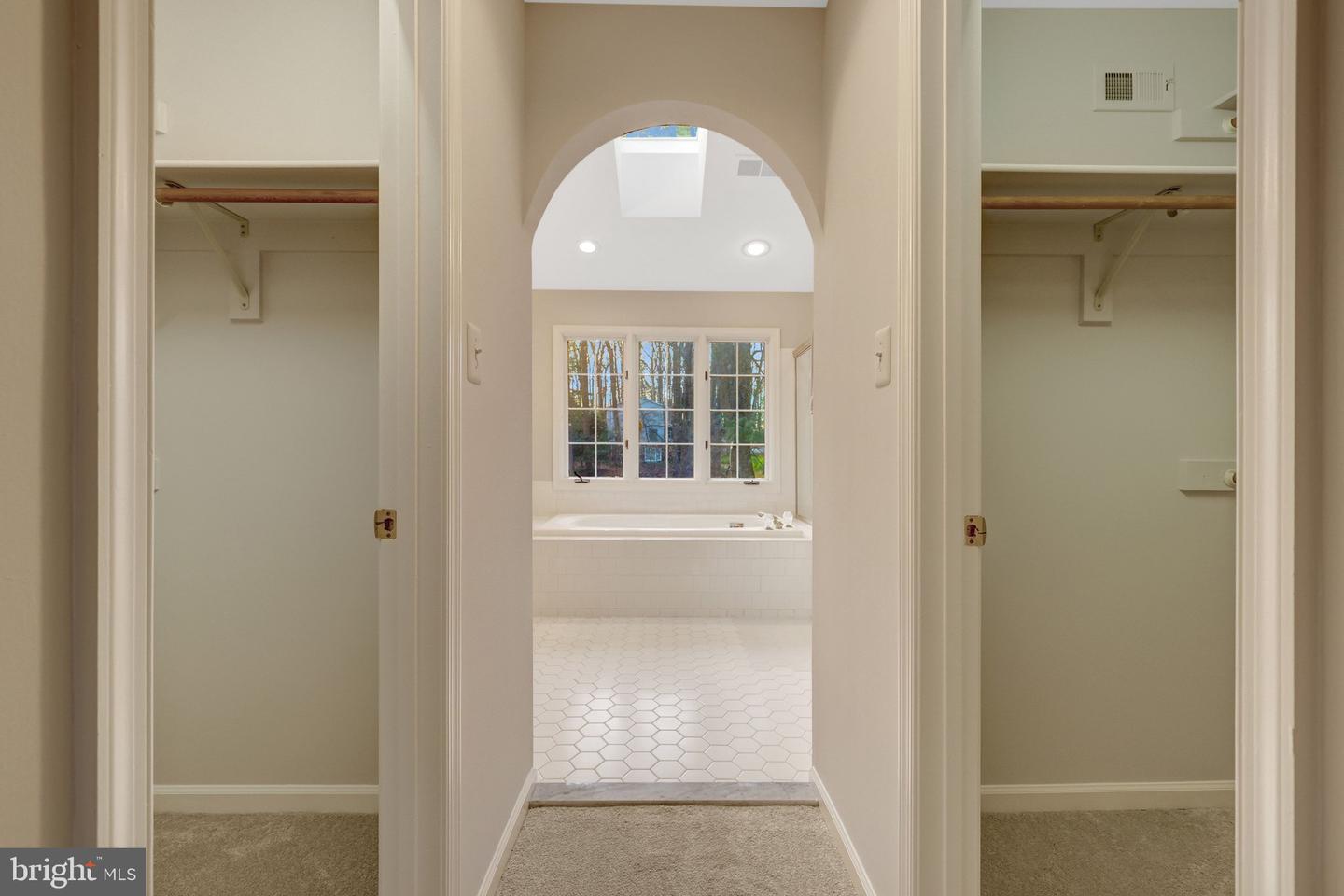 11273-A WAPLES MILL RD, OAKTON, Virginia 22124, 4 Bedrooms Bedrooms, ,2 BathroomsBathrooms,Residential,For sale,11273-A WAPLES MILL RD,VAFX2282444 MLS # VAFX2282444