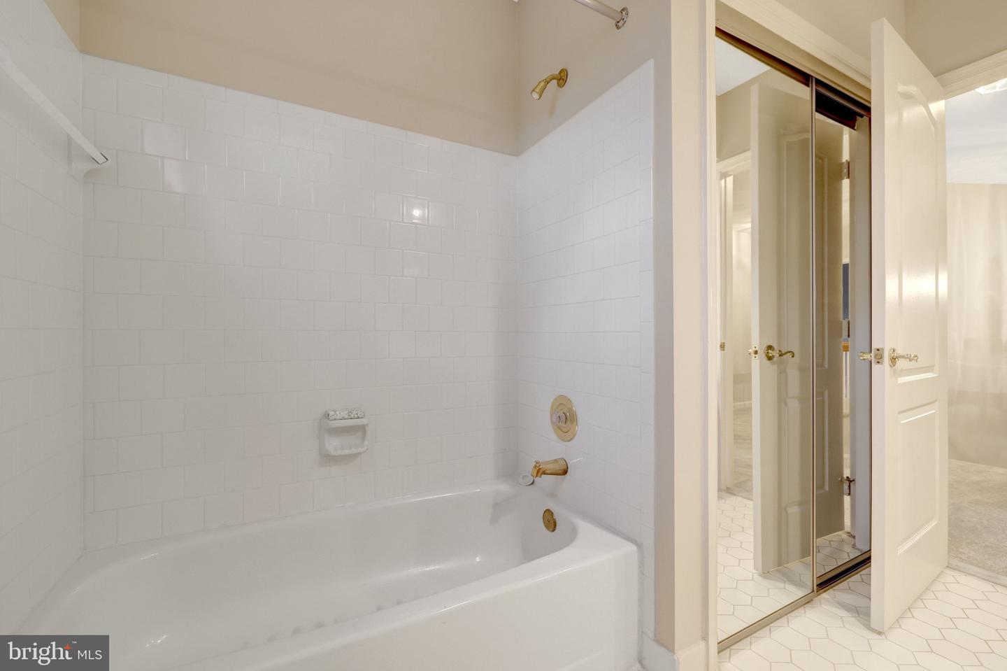 11273-A WAPLES MILL RD, OAKTON, Virginia 22124, 4 Bedrooms Bedrooms, ,2 BathroomsBathrooms,Residential,For sale,11273-A WAPLES MILL RD,VAFX2282444 MLS # VAFX2282444