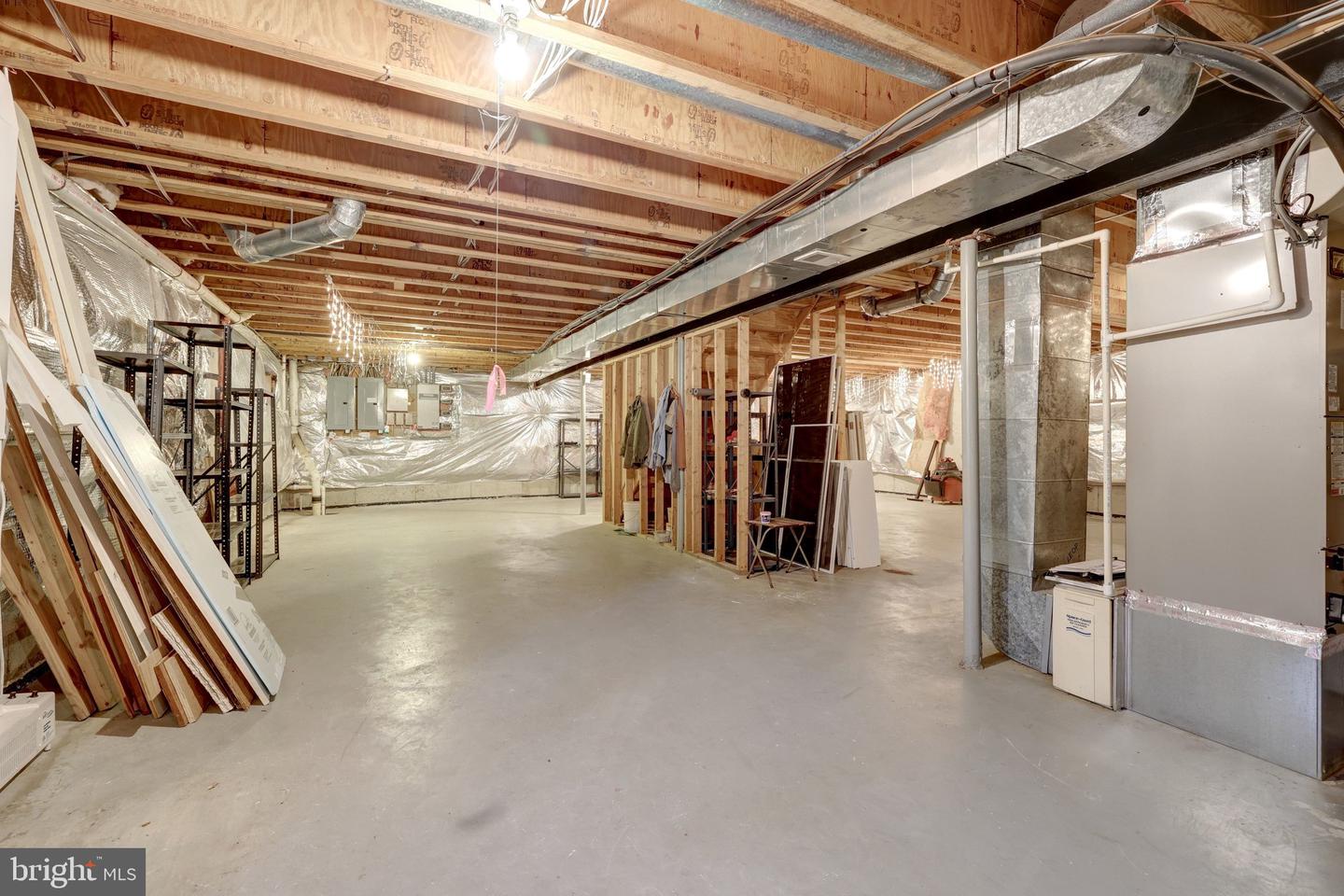 11273-A WAPLES MILL RD, OAKTON, Virginia 22124, 4 Bedrooms Bedrooms, ,2 BathroomsBathrooms,Residential,For sale,11273-A WAPLES MILL RD,VAFX2282444 MLS # VAFX2282444