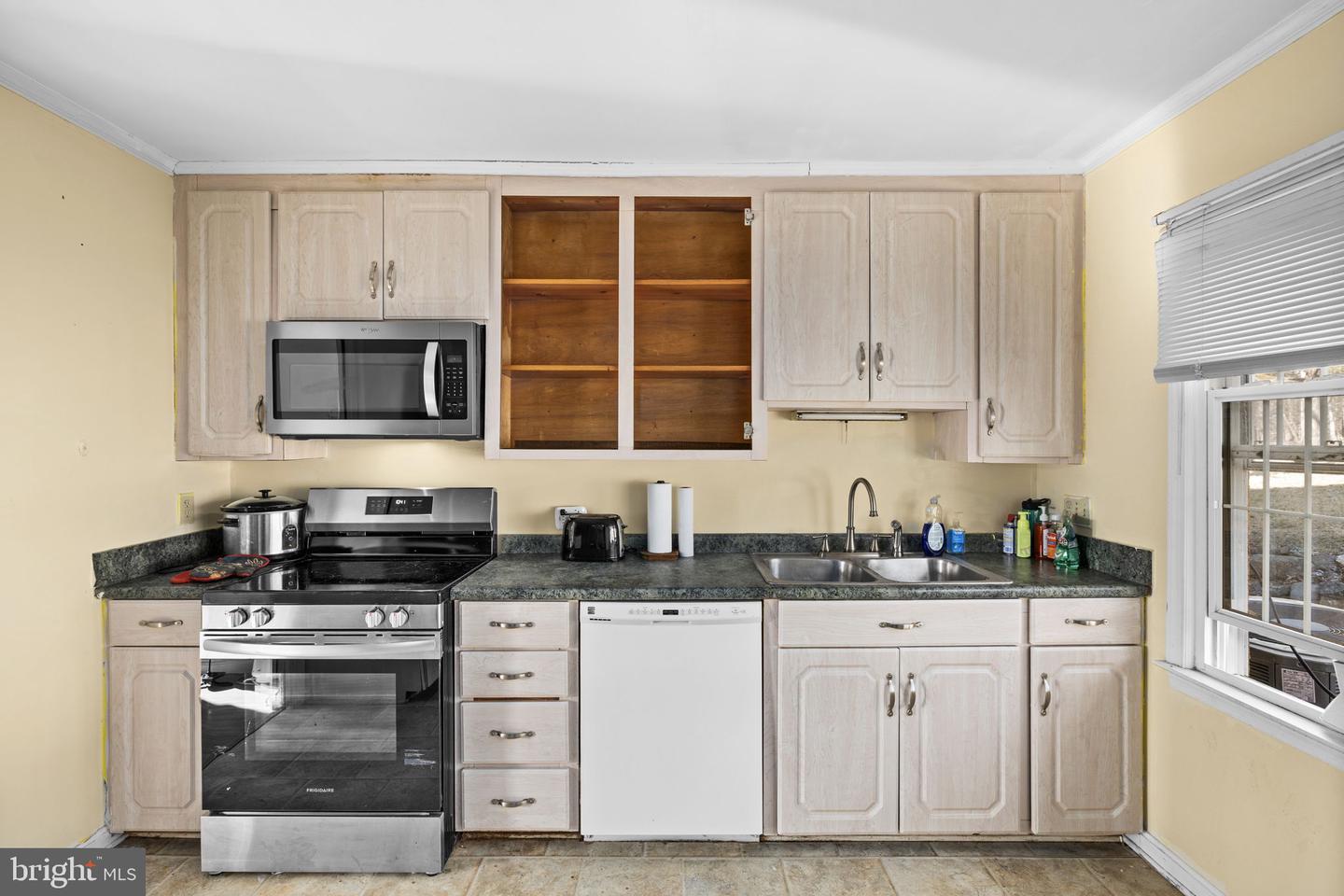 1703 VERMIRA PL, CHARLOTTESVILLE, Virginia 22901, 4 Bedrooms Bedrooms, ,3 BathroomsBathrooms,Residential,For sale,1703 VERMIRA PL,VAAB2001148 MLS # VAAB2001148