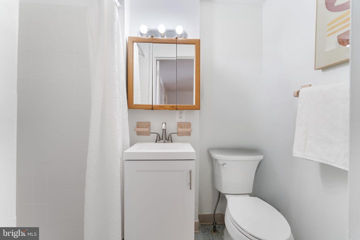 3901 6TH ST N #C, ARLINGTON, Virginia 22203, 2 Bedrooms Bedrooms, ,2 BathroomsBathrooms,Residential,For sale,3901 6TH ST N #C,VAAR2068078 MLS # VAAR2068078