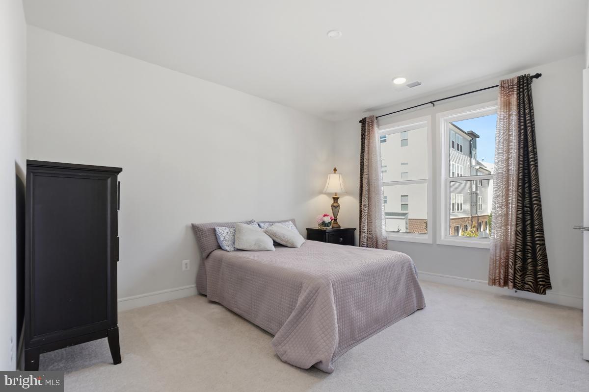 42874 FIREFLY SONATA TER #206, ASHBURN, Virginia 20148, 3 Bedrooms Bedrooms, 5 Rooms Rooms,2 BathroomsBathrooms,Residential,For sale,42874 FIREFLY SONATA TER #206,VALO2114524 MLS # VALO2114524