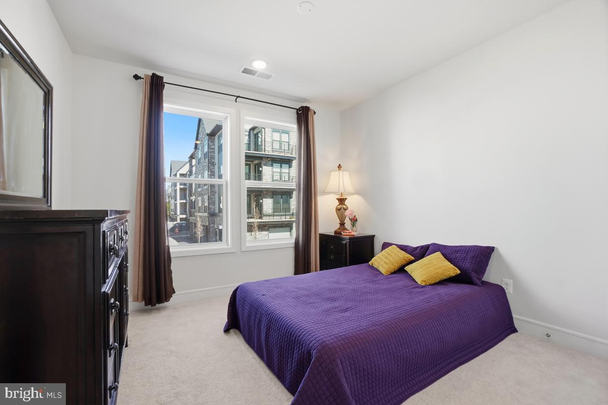 42874 FIREFLY SONATA TER #206, ASHBURN, Virginia 20148, 3 Bedrooms Bedrooms, 5 Rooms Rooms,2 BathroomsBathrooms,Residential,For sale,42874 FIREFLY SONATA TER #206,VALO2114524 MLS # VALO2114524