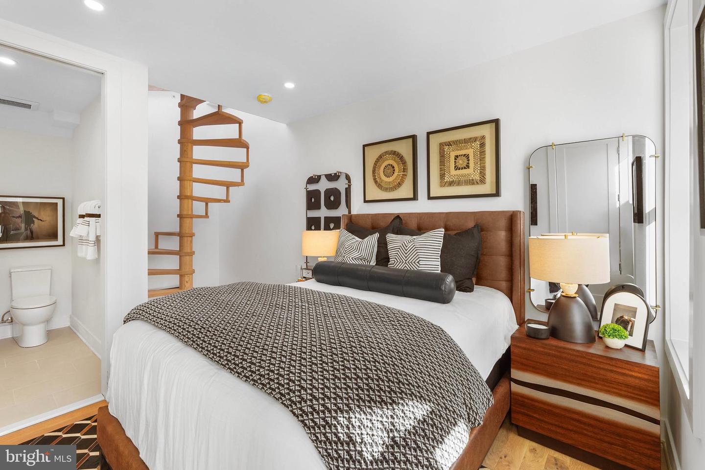 1237 W ST NW #B, WASHINGTON, District Of Columbia 20009, 2 Bedrooms Bedrooms, ,2 BathroomsBathrooms,Residential,For sale,1237 W ST NW #B,DCDC2242986 MLS # DCDC2242986