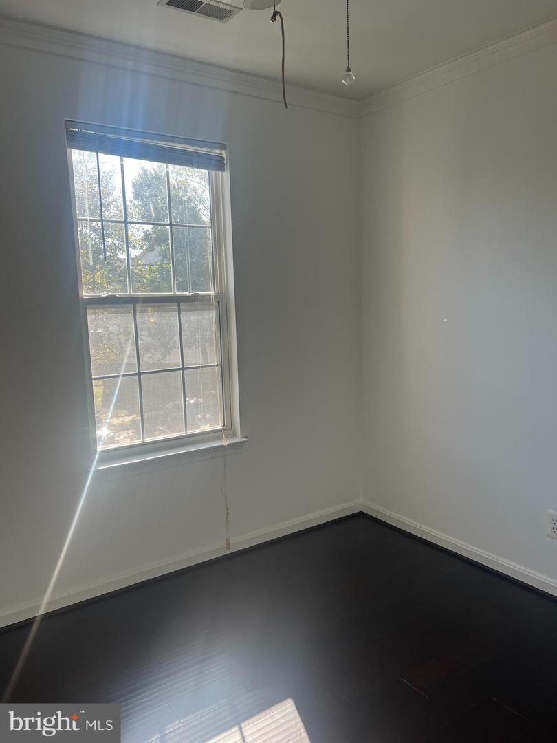 9418 BLACK HAWK CT, MANASSAS PARK, Virginia 20111, 3 Bedrooms Bedrooms, ,2 BathroomsBathrooms,Residential,For sale,9418 BLACK HAWK CT,VAMP2003348 MLS # VAMP2003348