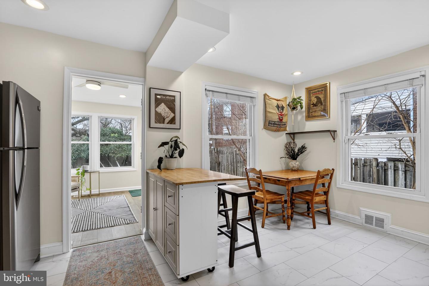 2604 S TROY ST S, ARLINGTON, Virginia 22206, 3 Bedrooms Bedrooms, ,2 BathroomsBathrooms,Residential,For sale,2604 S TROY ST S,VAAR2067434 MLS # VAAR2067434