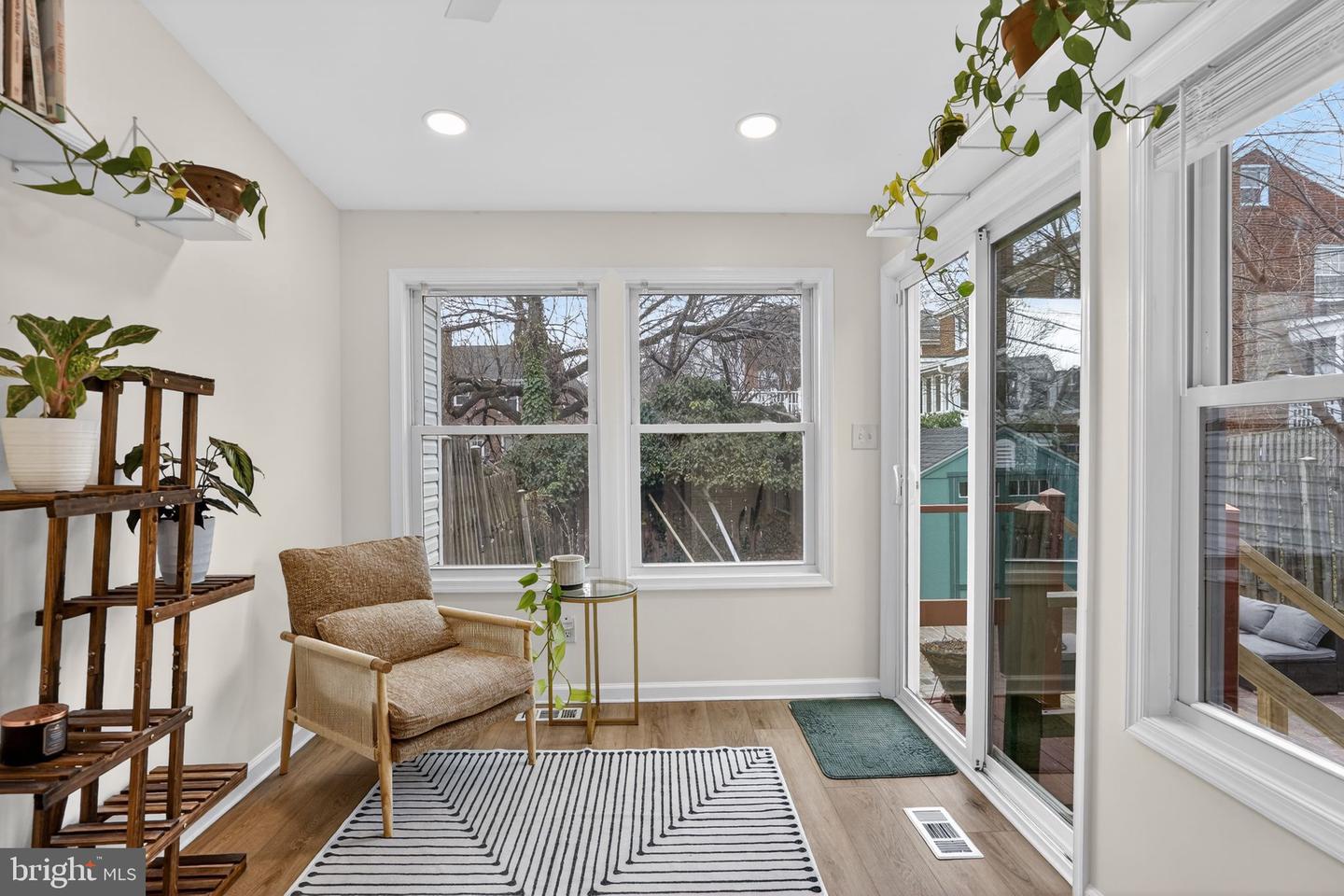 2604 S TROY ST S, ARLINGTON, Virginia 22206, 3 Bedrooms Bedrooms, ,2 BathroomsBathrooms,Residential,For sale,2604 S TROY ST S,VAAR2067434 MLS # VAAR2067434