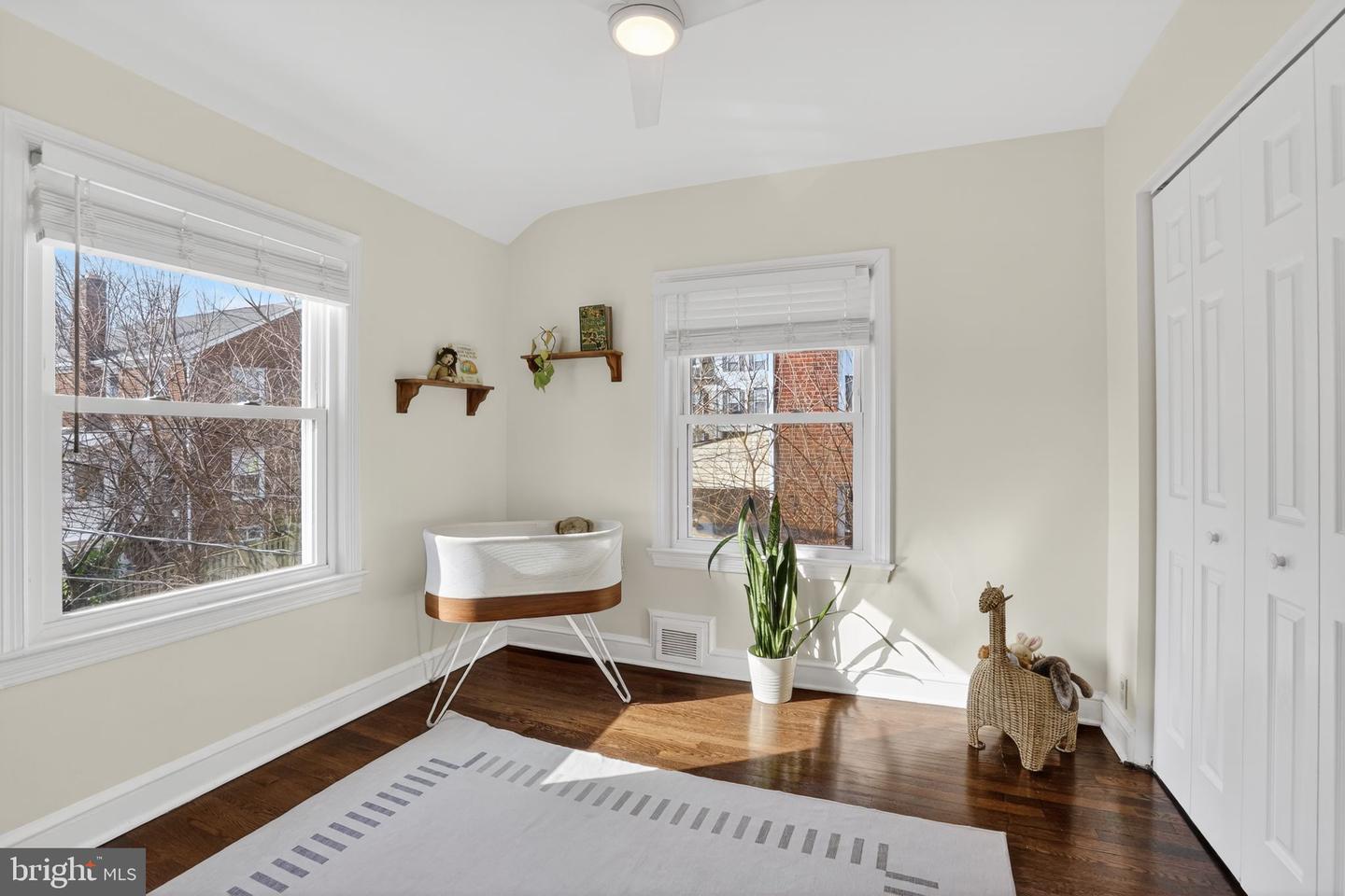 2604 S TROY ST S, ARLINGTON, Virginia 22206, 3 Bedrooms Bedrooms, ,2 BathroomsBathrooms,Residential,For sale,2604 S TROY ST S,VAAR2067434 MLS # VAAR2067434