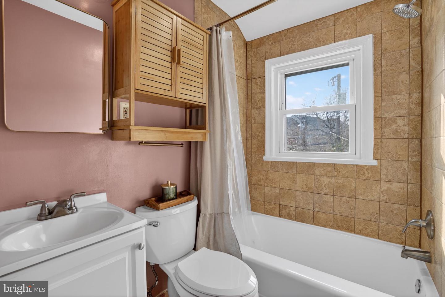 2604 S TROY ST S, ARLINGTON, Virginia 22206, 3 Bedrooms Bedrooms, ,2 BathroomsBathrooms,Residential,For sale,2604 S TROY ST S,VAAR2067434 MLS # VAAR2067434