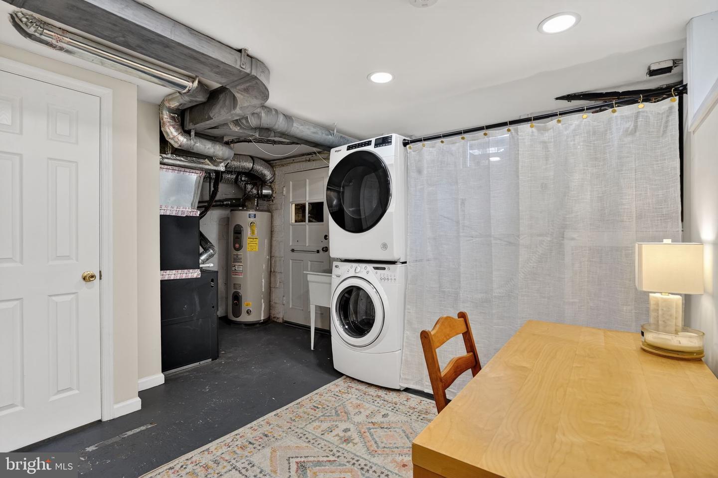 2604 S TROY ST S, ARLINGTON, Virginia 22206, 3 Bedrooms Bedrooms, ,2 BathroomsBathrooms,Residential,For sale,2604 S TROY ST S,VAAR2067434 MLS # VAAR2067434