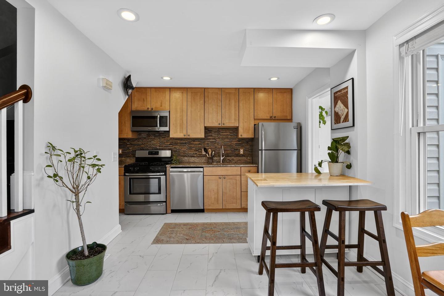 2604 S TROY ST S, ARLINGTON, Virginia 22206, 3 Bedrooms Bedrooms, ,2 BathroomsBathrooms,Residential,For sale,2604 S TROY ST S,VAAR2067434 MLS # VAAR2067434