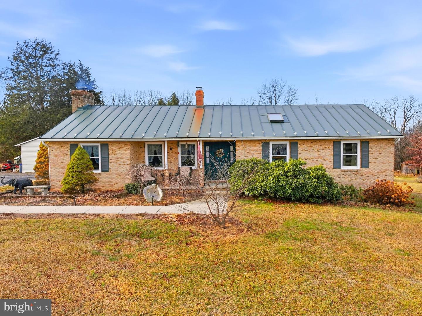 5911 SMITH CREEK RD, NEW MARKET, Virginia 22844, 4 Bedrooms Bedrooms, 7 Rooms Rooms,3 BathroomsBathrooms,Residential,For sale,5911 SMITH CREEK RD,VASH2013326 MLS # VASH2013326