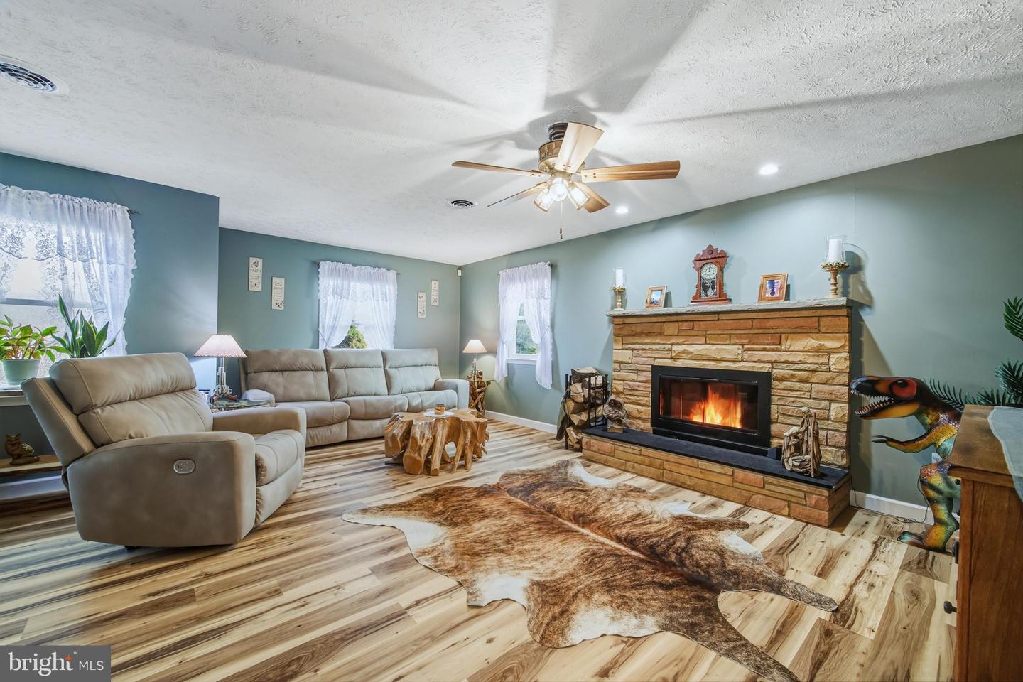 5911 SMITH CREEK RD, NEW MARKET, Virginia 22844, 4 Bedrooms Bedrooms, 7 Rooms Rooms,3 BathroomsBathrooms,Residential,For sale,5911 SMITH CREEK RD,VASH2013326 MLS # VASH2013326