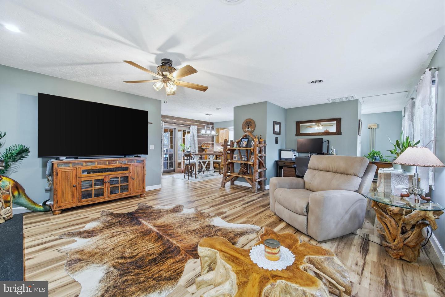 5911 SMITH CREEK RD, NEW MARKET, Virginia 22844, 4 Bedrooms Bedrooms, 7 Rooms Rooms,3 BathroomsBathrooms,Residential,For sale,5911 SMITH CREEK RD,VASH2013326 MLS # VASH2013326