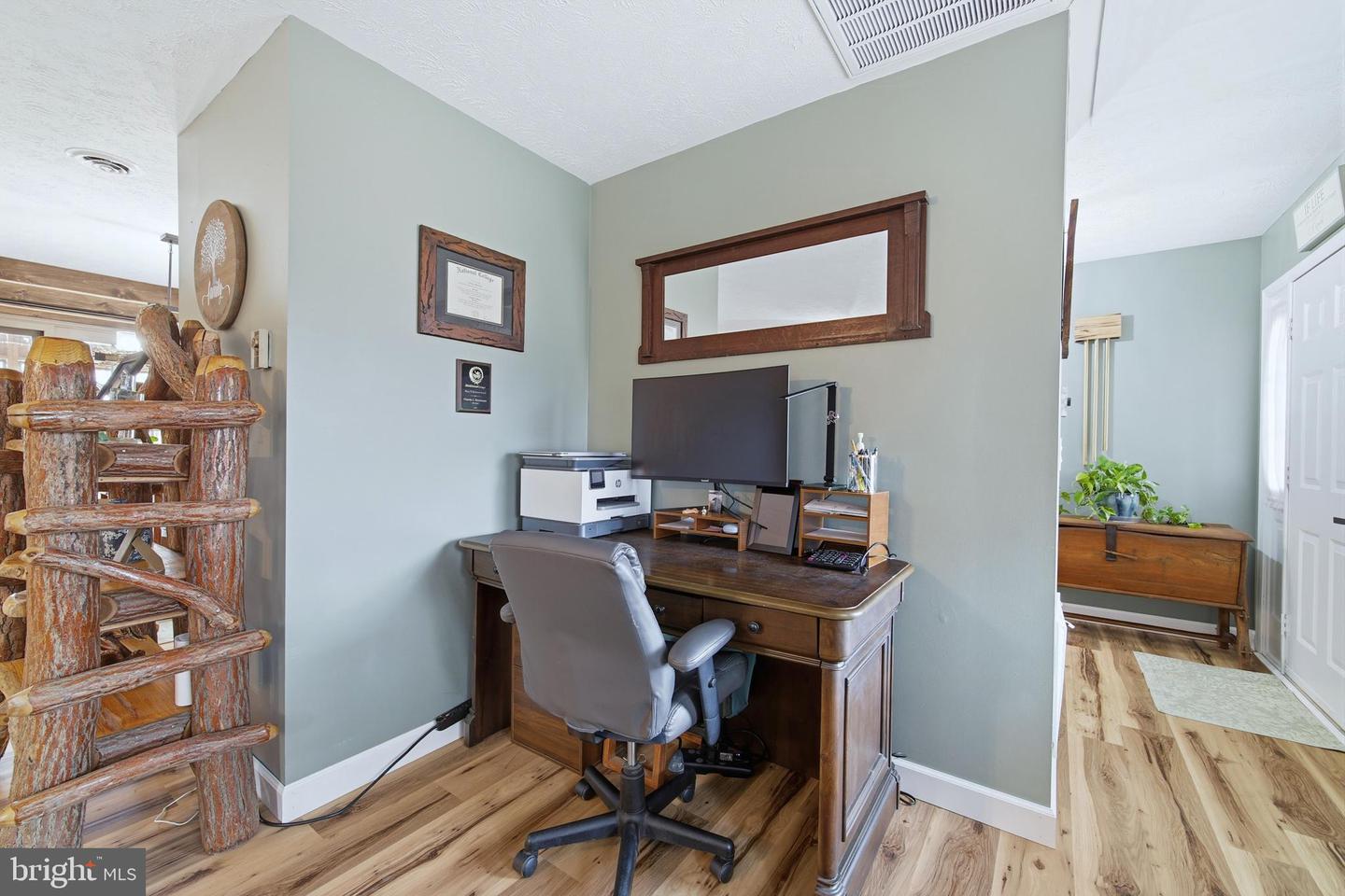 5911 SMITH CREEK RD, NEW MARKET, Virginia 22844, 4 Bedrooms Bedrooms, 7 Rooms Rooms,3 BathroomsBathrooms,Residential,For sale,5911 SMITH CREEK RD,VASH2013326 MLS # VASH2013326