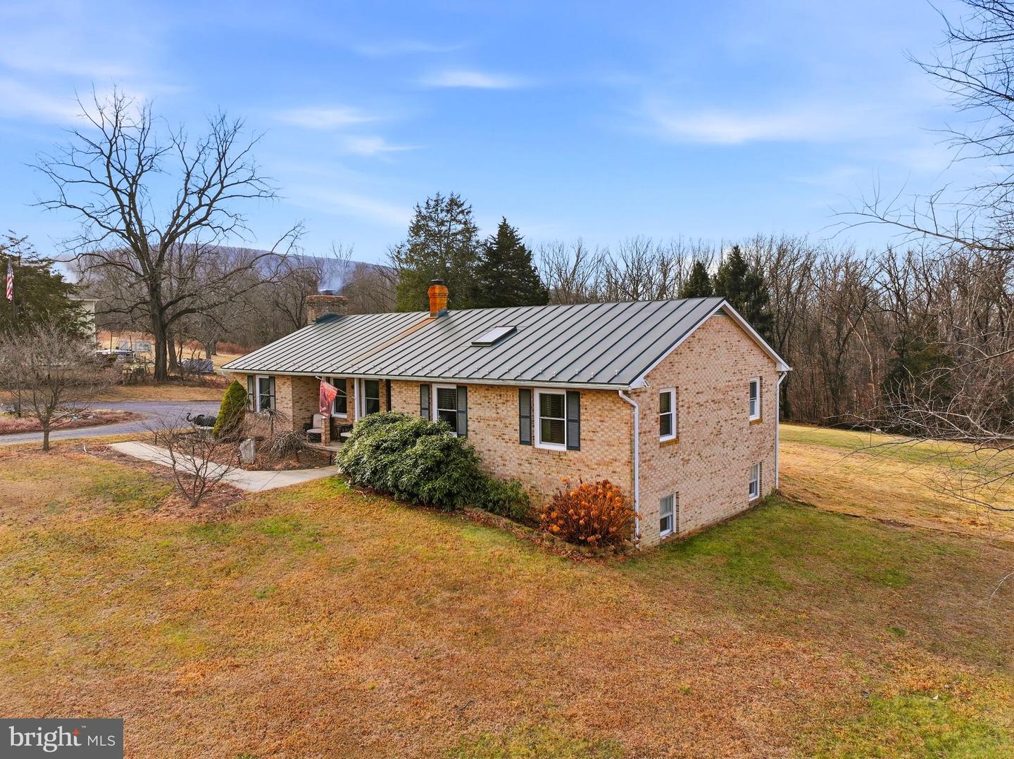 5911 SMITH CREEK RD, NEW MARKET, Virginia 22844, 4 Bedrooms Bedrooms, 7 Rooms Rooms,3 BathroomsBathrooms,Residential,For sale,5911 SMITH CREEK RD,VASH2013326 MLS # VASH2013326