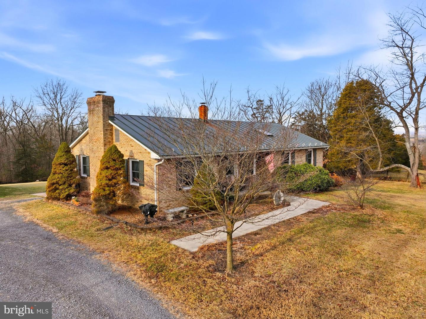 5911 SMITH CREEK RD, NEW MARKET, Virginia 22844, 4 Bedrooms Bedrooms, 7 Rooms Rooms,3 BathroomsBathrooms,Residential,For sale,5911 SMITH CREEK RD,VASH2013326 MLS # VASH2013326