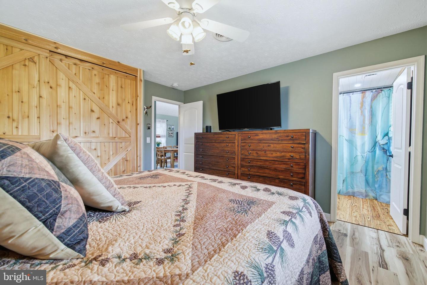 5911 SMITH CREEK RD, NEW MARKET, Virginia 22844, 4 Bedrooms Bedrooms, 7 Rooms Rooms,3 BathroomsBathrooms,Residential,For sale,5911 SMITH CREEK RD,VASH2013326 MLS # VASH2013326