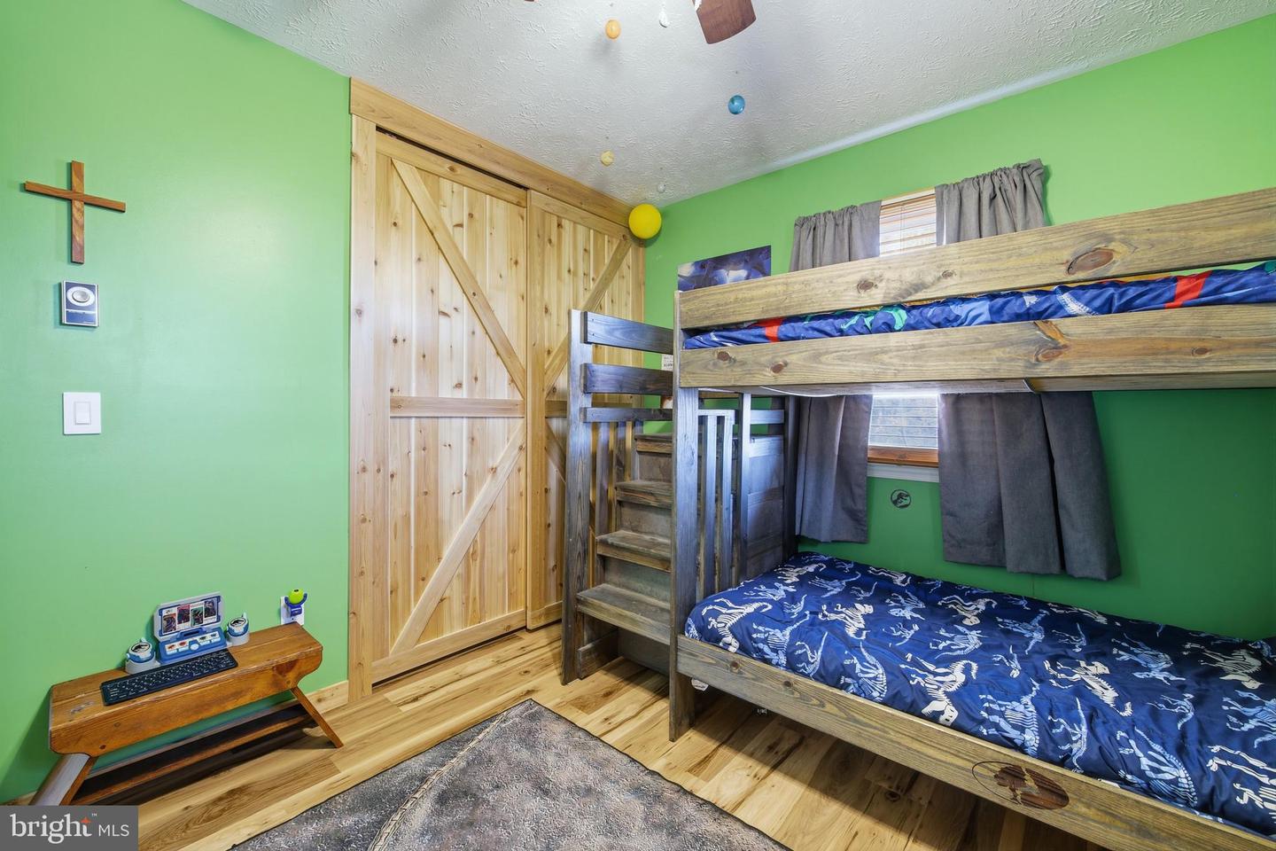 5911 SMITH CREEK RD, NEW MARKET, Virginia 22844, 4 Bedrooms Bedrooms, 7 Rooms Rooms,3 BathroomsBathrooms,Residential,For sale,5911 SMITH CREEK RD,VASH2013326 MLS # VASH2013326