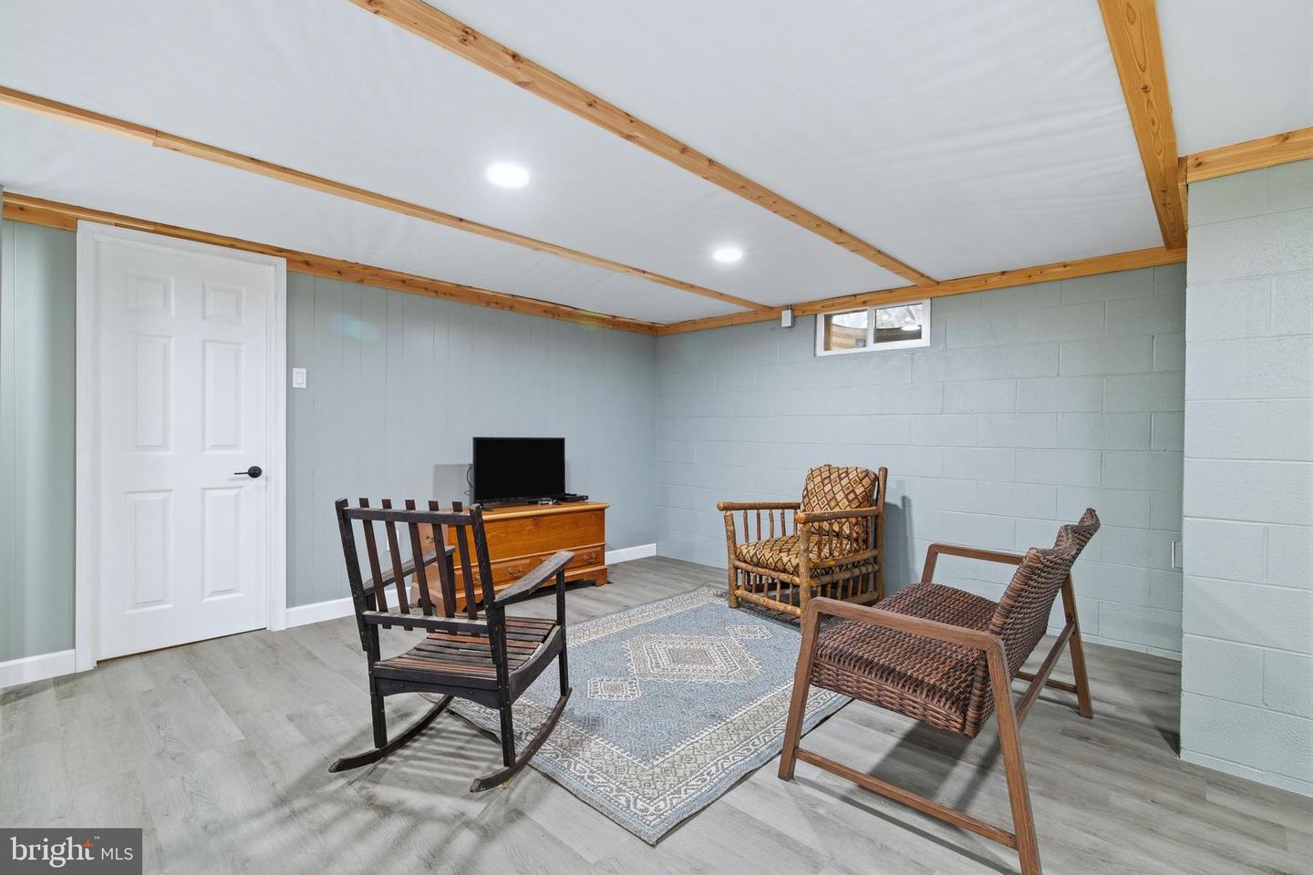 5911 SMITH CREEK RD, NEW MARKET, Virginia 22844, 4 Bedrooms Bedrooms, 7 Rooms Rooms,3 BathroomsBathrooms,Residential,For sale,5911 SMITH CREEK RD,VASH2013326 MLS # VASH2013326