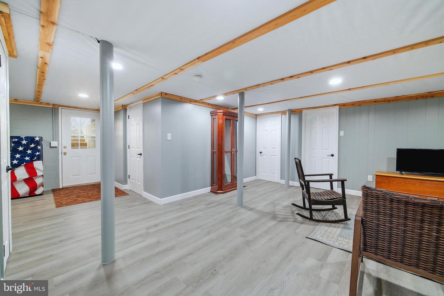 5911 SMITH CREEK RD, NEW MARKET, Virginia 22844, 4 Bedrooms Bedrooms, 7 Rooms Rooms,3 BathroomsBathrooms,Residential,For sale,5911 SMITH CREEK RD,VASH2013326 MLS # VASH2013326