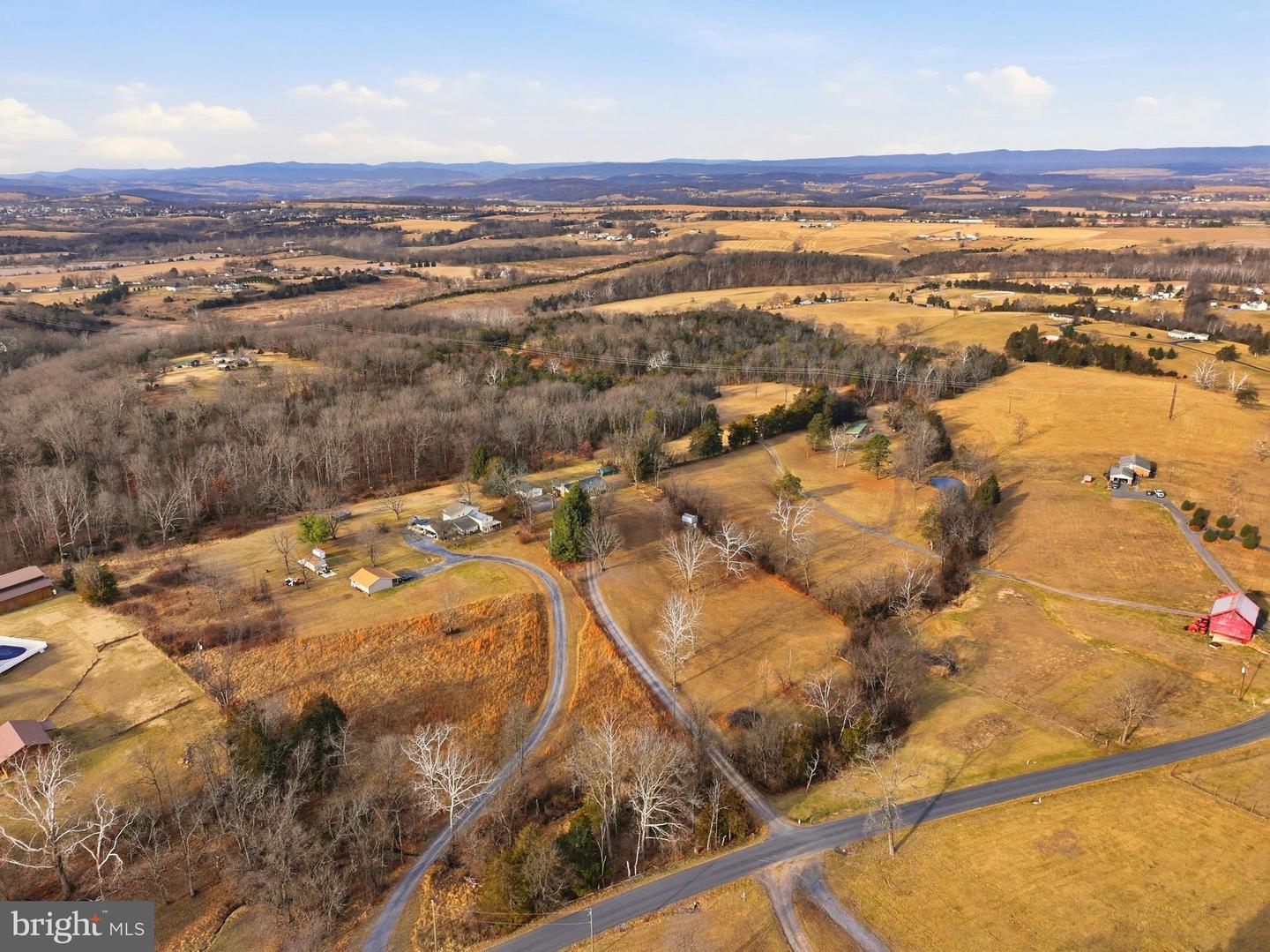 5911 SMITH CREEK RD, NEW MARKET, Virginia 22844, 4 Bedrooms Bedrooms, 7 Rooms Rooms,3 BathroomsBathrooms,Residential,For sale,5911 SMITH CREEK RD,VASH2013326 MLS # VASH2013326