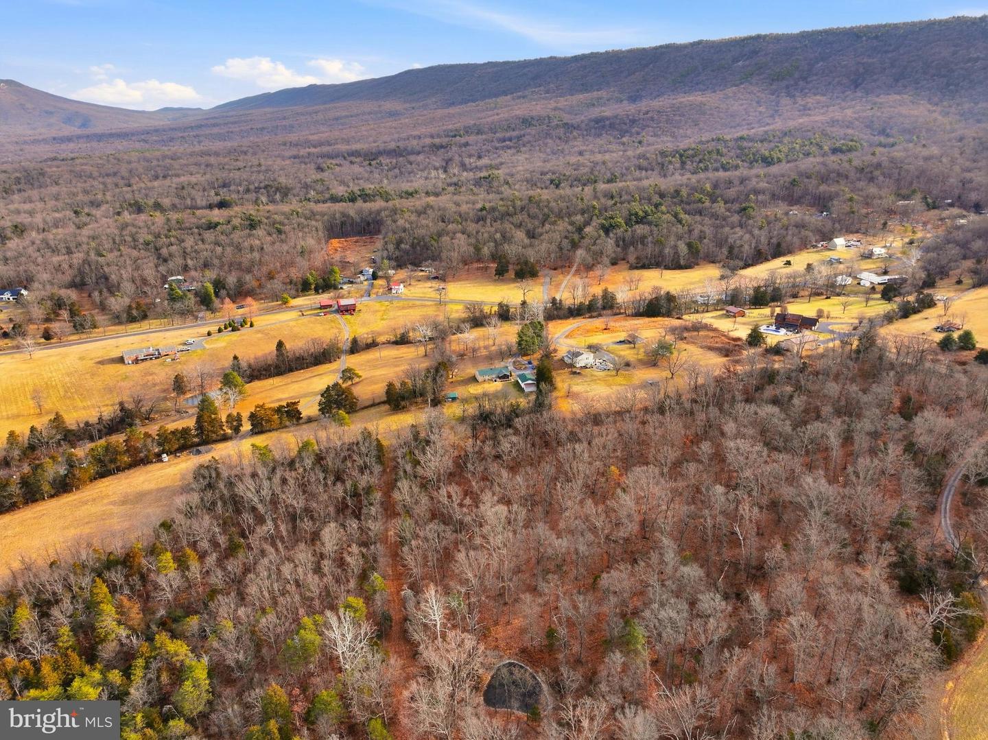 5911 SMITH CREEK RD, NEW MARKET, Virginia 22844, 4 Bedrooms Bedrooms, 7 Rooms Rooms,3 BathroomsBathrooms,Residential,For sale,5911 SMITH CREEK RD,VASH2013326 MLS # VASH2013326