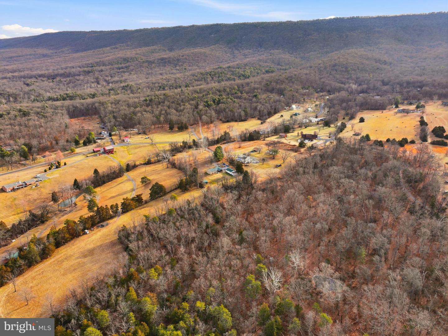 5911 SMITH CREEK RD, NEW MARKET, Virginia 22844, 4 Bedrooms Bedrooms, 7 Rooms Rooms,3 BathroomsBathrooms,Residential,For sale,5911 SMITH CREEK RD,VASH2013326 MLS # VASH2013326