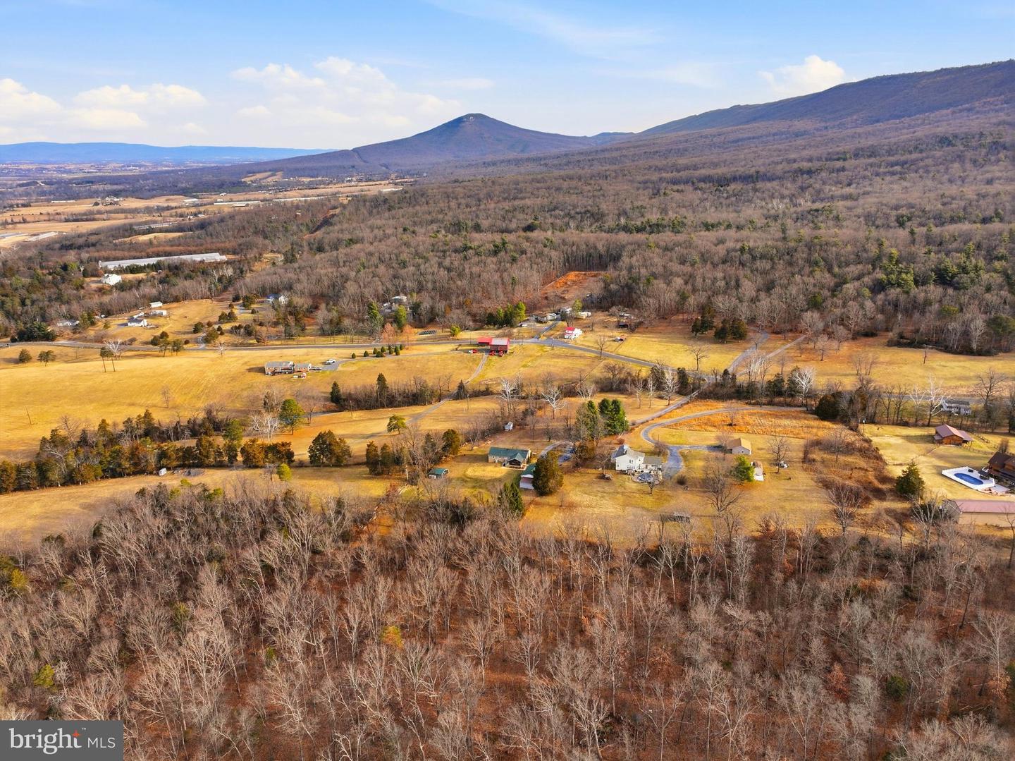 5911 SMITH CREEK RD, NEW MARKET, Virginia 22844, 4 Bedrooms Bedrooms, 7 Rooms Rooms,3 BathroomsBathrooms,Residential,For sale,5911 SMITH CREEK RD,VASH2013326 MLS # VASH2013326